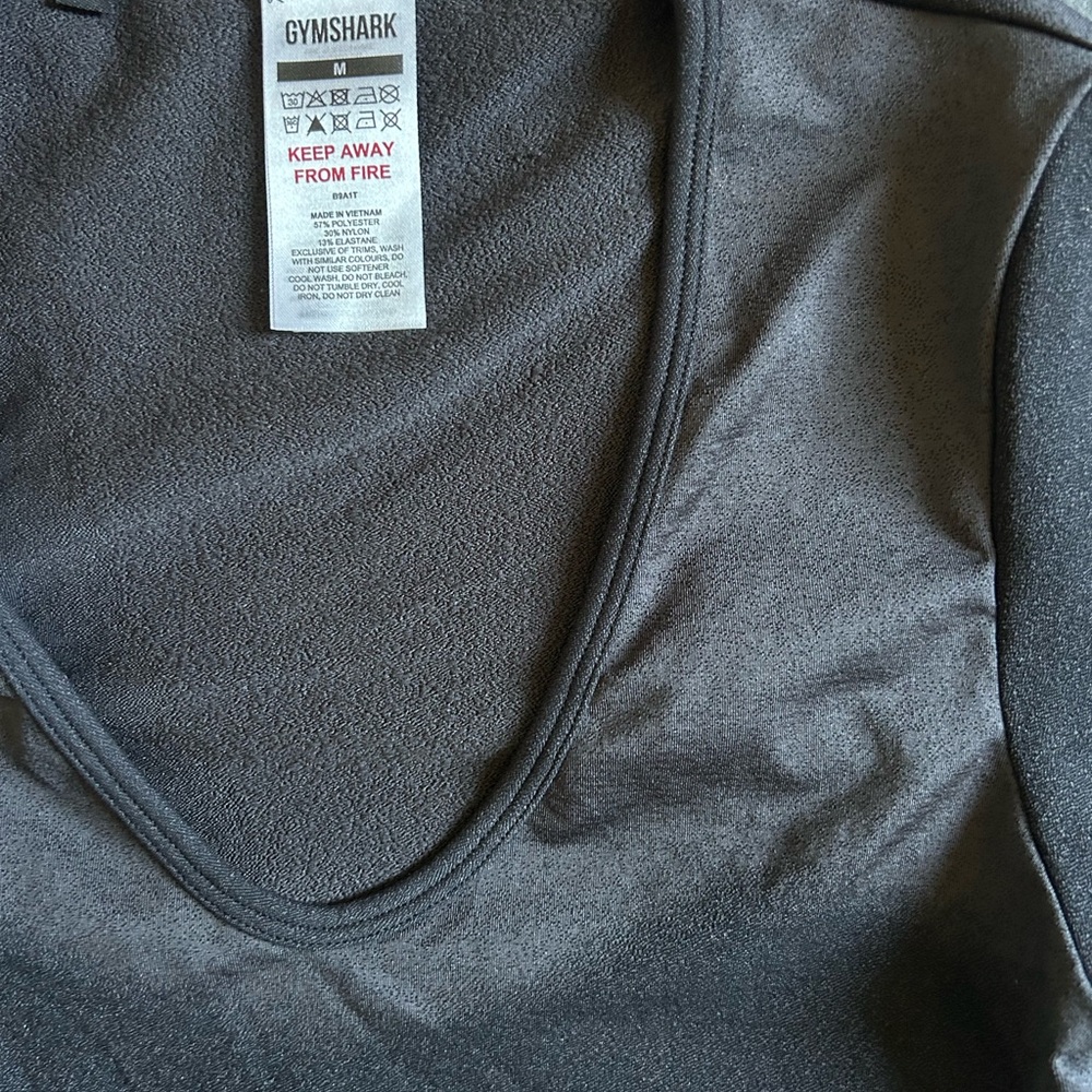 Gymshark Black Scoop Neck Cropped Long Sleeve Top - Picture 2 of 2